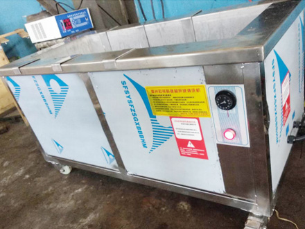 Ultrasonic Cleaning Machine