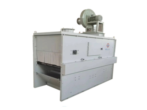 Closed type regular cleaning machine